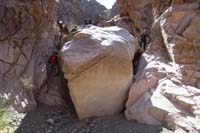 41-tough_scrambling_spot-handline_setup_to_left,tough_exposed_scramble_to_right_which_is_not_suitable_for_all