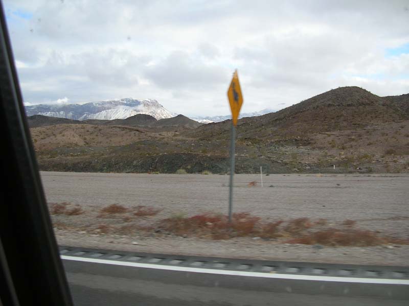 09-snowy_peak_view_after_Hoover_Dam