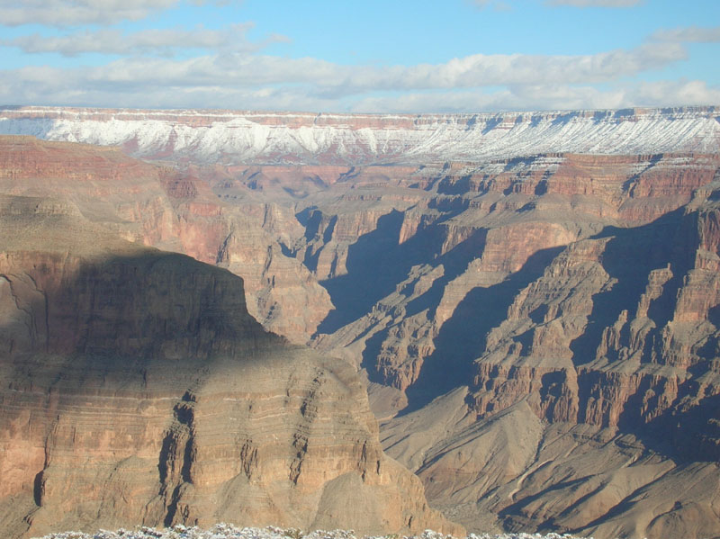 21-zoomed_view_of_distant_canyon_rim-across_canyon_and_northern_side