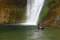 40-Kenny_playing_with_Mommy_in_the_water