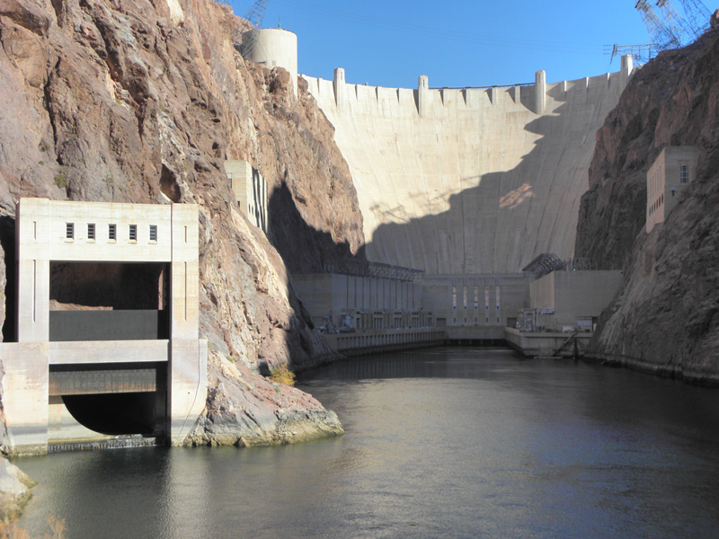 08-Hoover_Dam_and_Stoney_Gate
