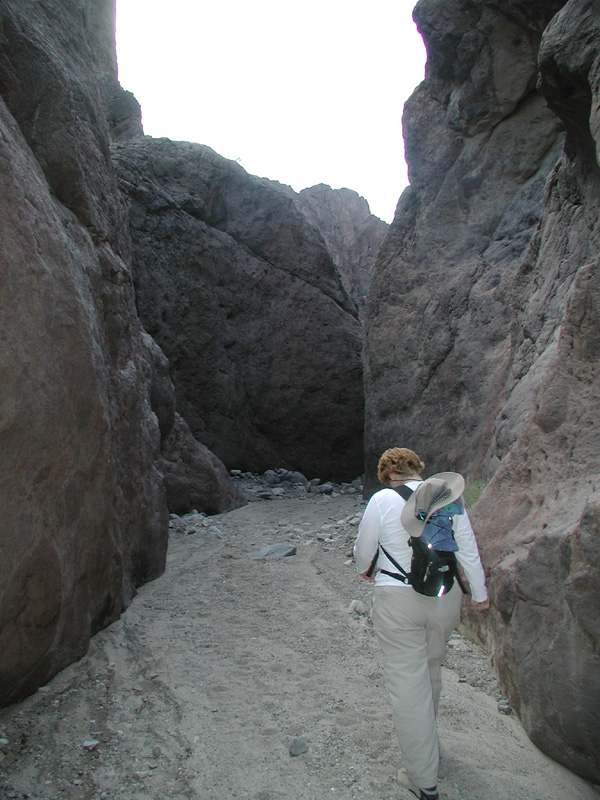07-Kristi_hiking_in_a_small_canyon