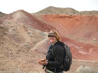 01-Kristi_on_the_trail_holding_dried_mud_for_Toby