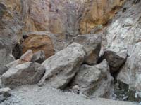 21-big_rocks_blocking_the_canyon_wash