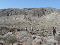 83-group_hiking_through_the_desert_to_the_wash