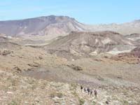 50-group_heading_back_to_the_vehicles_via_the_trail