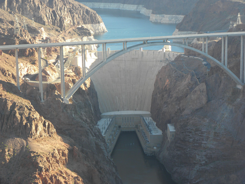 06-Hoover_Dam_and_bypass_bridge