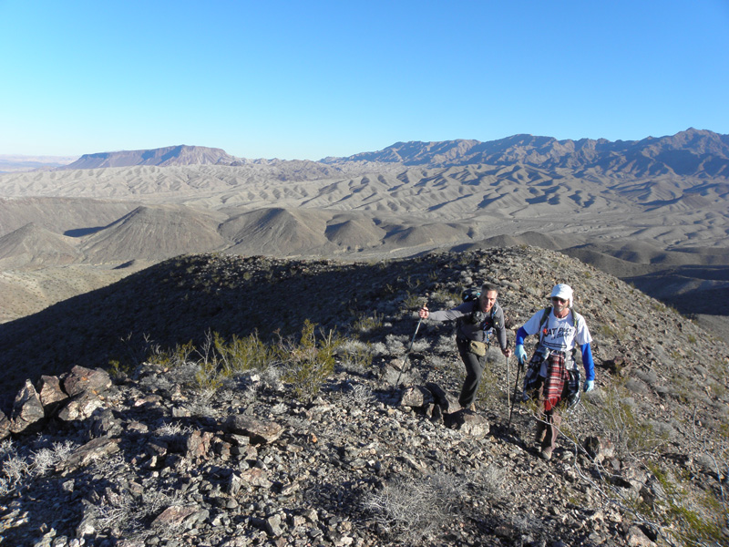 03-Greg_and_Laszlo_on_final_approach_to_Peanut_Peak_with_nice_desert_scenery