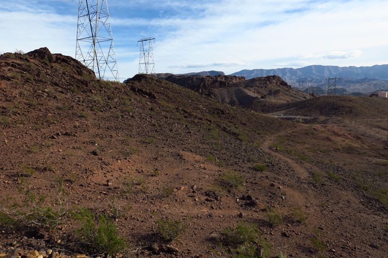 02-start_from_Lake_Mead_Overlook-going_to_peak_to_right_of_2nd_power_line