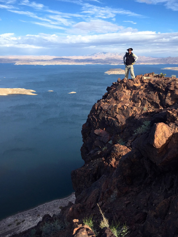 11-me_on_a_ledge_with_Lake_Mead_in_distance-from_Laszlo