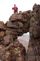 30-Laszlo_standing_on_the_arch
