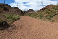 43-road_from_old_trailhead,so_different_seeing_it_clean_and_no_lines_of_vehicles