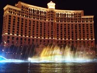 16-Bellagio_fountains_with_laser_light_display-Carp
