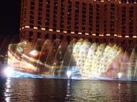 20-Bellagio_fountains_with_laser_light_display-Carp