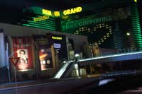 05-MGM_Grand_heart_in_the_windows