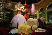 14-very_pretty_floral_displays-Bellagio_never_disappoints