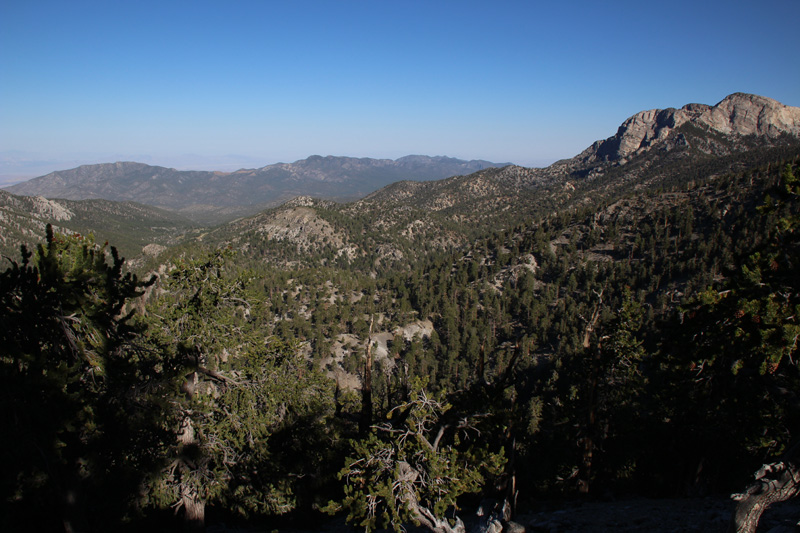 05-scenery_to_west-McFarland_Peak_to_right