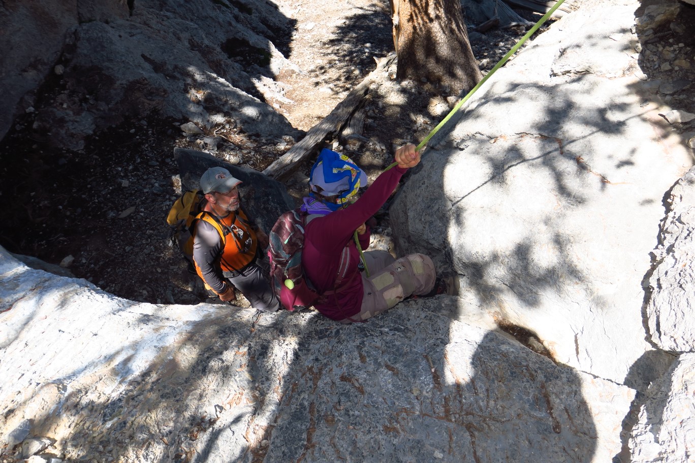 45-scrambling_down_using_the_rope