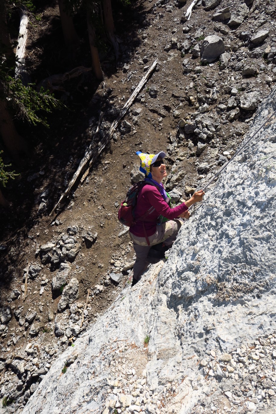 47-Luba_scrambling_down_using_rope