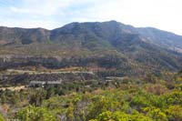 11-scenic_view_along_the_trail_with_distant_fall_colors