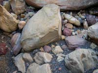 24-interesting_colors_in_the_rocks