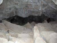 13-cavers_exploring_the_large_room