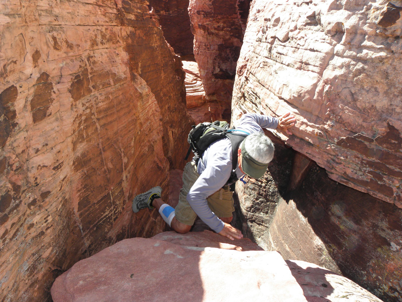 23-keyhole_Peppe_found_to_get_through_and_down_to_Calico_Basin-only_way_down_from_slot_canyon