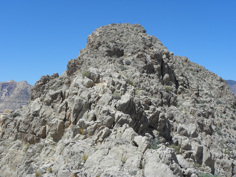 07-rocky_steep_terrain_to_scramble_to_peak