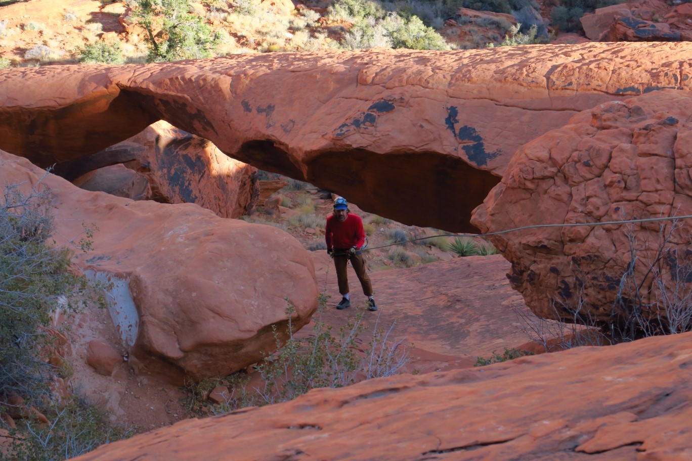 07-Mike_passes_through_Calico_Arch