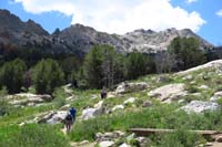 19-group_on_the_trail_enjoying_lots_of_pretty_scenery