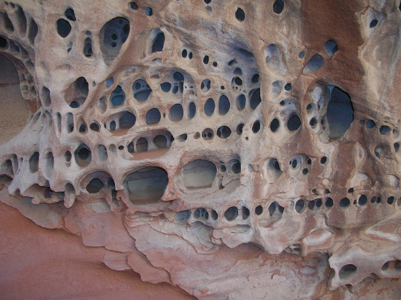 46-very_interesting_holes_in_the_sandstone