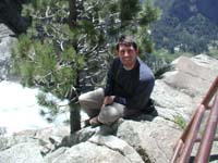 09-Chris_from_top_of_Yosemite_Falls
