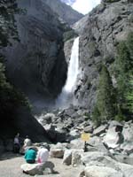 04-lower_Yosemite_Falls
