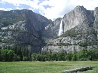 08-Yosemite_Falls_view_valley_floor
