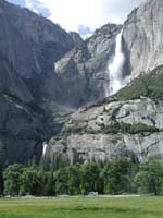 09-Yosemite_Falls_view_valley_floor
