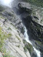 07-Middle_Yosemite_Falls_from_scenic_turnoff