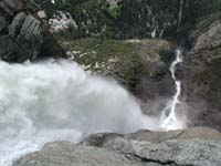 13-Yosemite_Falls_water_falling_to_the_valley_way_below