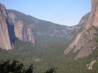 04-tunnel_view_in_distance_middle_of_photo