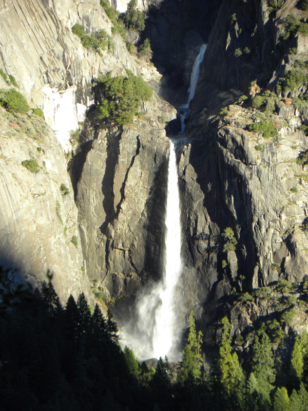 06-Yosemite_Falls-upper_and_middle