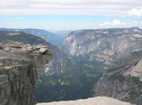 Half_Dome-hike-diving_board_with_Yosemite_Valley-on_the_edge