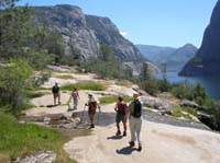 Hetch_Hetchy4-everyone_on_the_trail