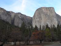 Horsetail_Fall_and_El_Capitan_from_road