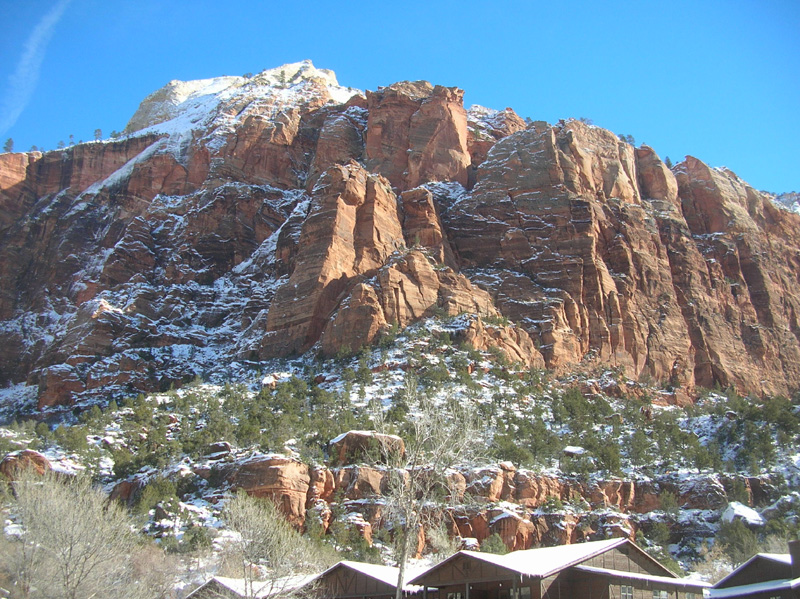 16-snowy_views_from_Zion_Lodge_parking_lot