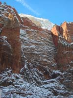 47-interesting_snow_patterns_on_cliff