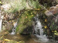 31-smaller_waterfall_with_moss_down_flow_from_Hidden_Falls