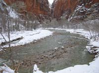 39-snowy_scenes_and_Virgin_River_a_little_further_down_Riverwalk_Trail