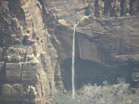 50-zoomed_view_of_waterfall_at_Weeping_Rock