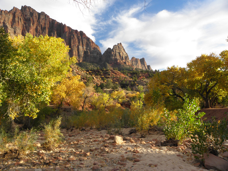 02-scenic_view_near_campsite_of_Watchman
