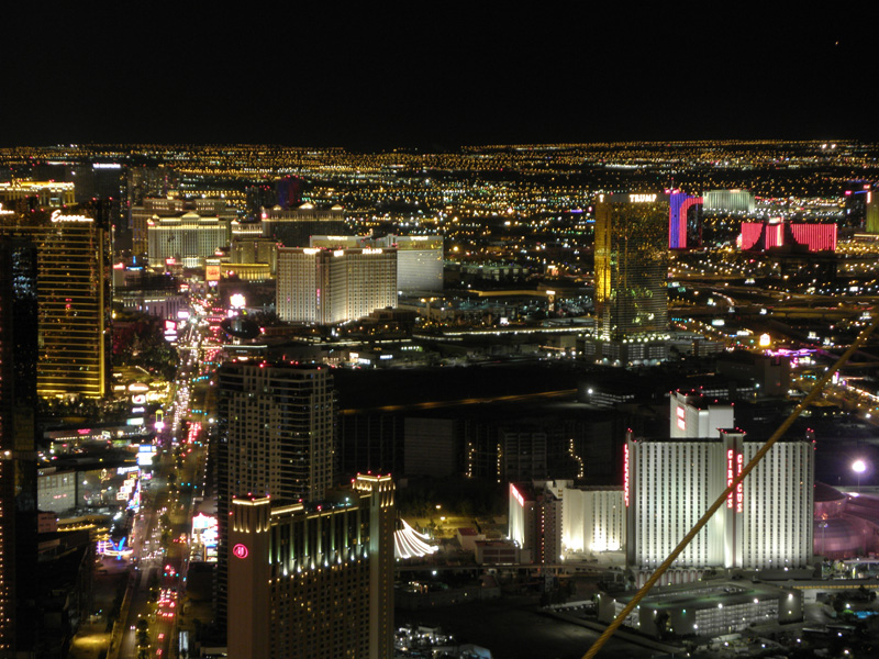 07-Las_Vegas_Strip_lit_up