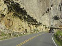 12-interesting_cliff_along_the_road_in_Tower_Roosevelt_area_of_the_park